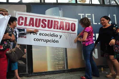 Diputados de Morena clausuran simbólicamente proyecto Mítikah