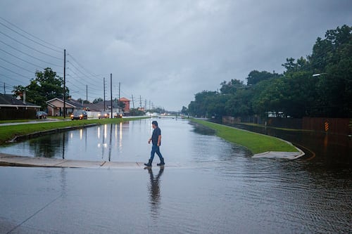 Tormenta ‘Arthur’ se va, pero deja desastre a su paso: Inunda el sureste de EU