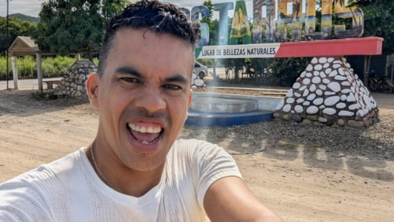 Reportan desaparición de Alex Serna, periodista que denunció a empresario extranjero en Zihuatanejo
