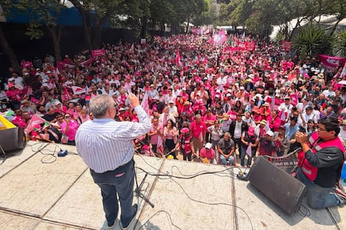 Somos México se estrena en el Monumento a la Revolución: Ofrece separar al Gobierno y al narco