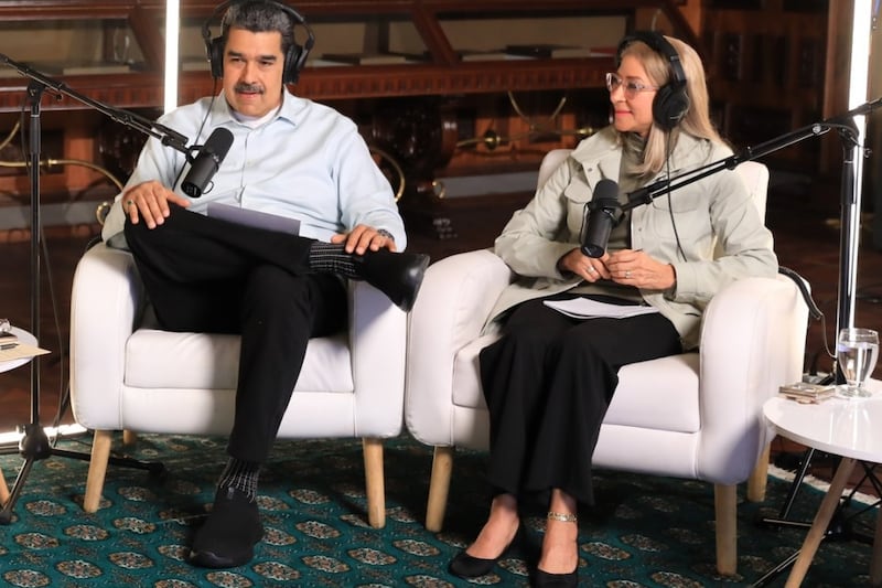 EU relaja sanciones y autoriza a Venezuela pagar a defensa de Nicolás Maduro y Cilia Flores