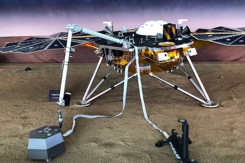 NASA enfrentará 'minutos de terror' al intentar aterrizar nueva sonda en Marte