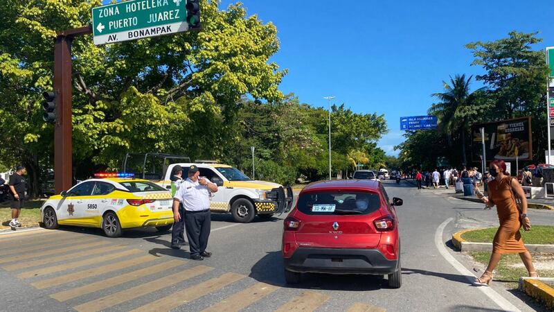 Empresarios ‘se ponen al tiro’ por Uber en Cancún: Coparmex exige resolver conflicto con taxistas