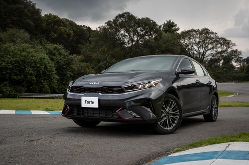 Prueba de manejo KIA Forte GT HB 2022: equipamiento, precios y características de este modelo que ya está en México