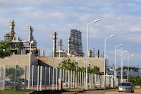 Empresa ligada a envíos de combustible a Cuba sobrevivirá a reforma de Pemex
