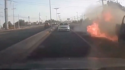 Un auto explotó en Tecamac, Edomex cuando viajaba abordo un operador del cártel de sinaloa, apodado El Payín.