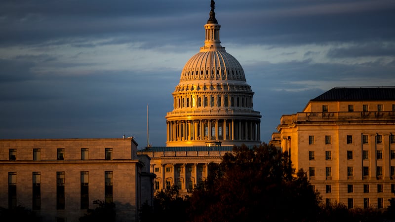 EU evita el desastre antes de Navidad: Congreso aprueba acuerdo para mantener abierto al Gobierno