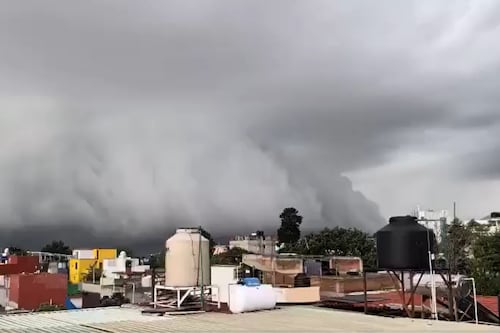VIDEOS: Así se vio la espectacular ‘nube estante’ que cubrió la CDMX antes de las lluvias