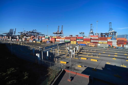 Exportaciones de México hacia EU tocan récord a mitad del año: Suman 298.2 mil millones de dólares