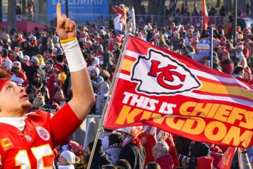 ¿Mahomes ganará menos después de la victoria del Super Bowl? Los Chiefs reestructuran su contrato