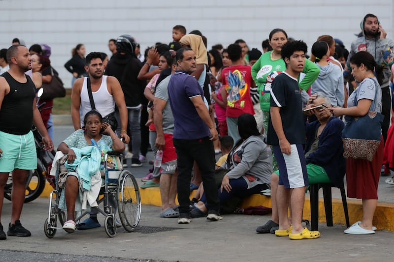 Terremoto de magnitud 7.1 sacude el centro de Venezuela; activan alerta de tsunami