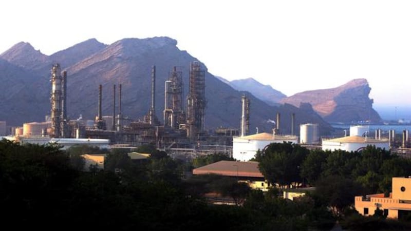 Precios del petróleo se desploman tras acuerdo del cese el fuego entre EU e Irán por 2 semanas