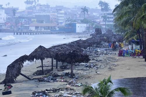 Acapulco está en ruinas a un año del huracán ‘Otis’ y el paso de ‘John’: Así está el puerto en fotos