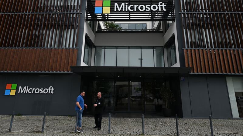 ¡Tiembla, Google! Microsoft invertirá 10 mil mdd en inteligencia artificial para el buscador Bing