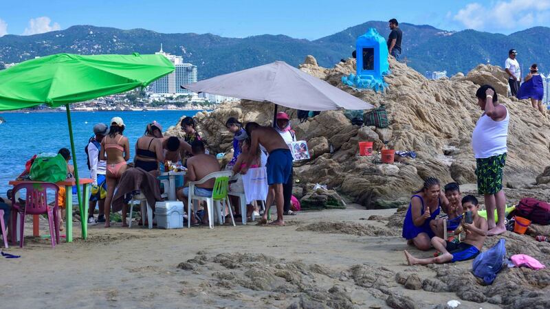 ¡Se acabaron las playas privadas! Sheinbaum anuncia plan para revisar permisos de hoteles en Acapulco