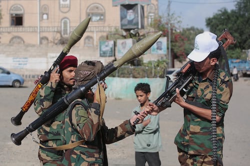 ¿Otra guerra civil en Yemen? Hutíes amenazan con cerrar Bab el-Mandeb, alternativa al estrecho de Ormuz