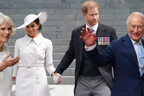 ¿Reconciliación en la familia real? Carlos III se reúne con Harry y Meghan por primera vez desde 2022