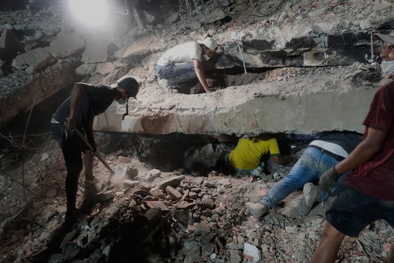 Terremotos en Venezuela: Sube a 4 mil 333 el número de muertos y hay 315 cuerpos sin identificar