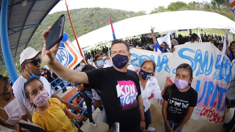 Querétaro se ‘pinta’ de azul; Mauricio Kuri lidera contienda con 56% de las preferencias