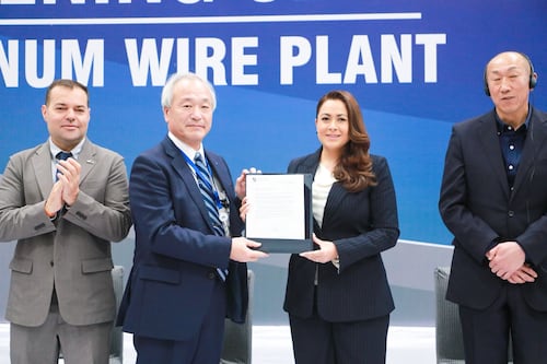 Tere Jiménez inaugura nueva planta de Sistemas de Arneses K&S Mexicana