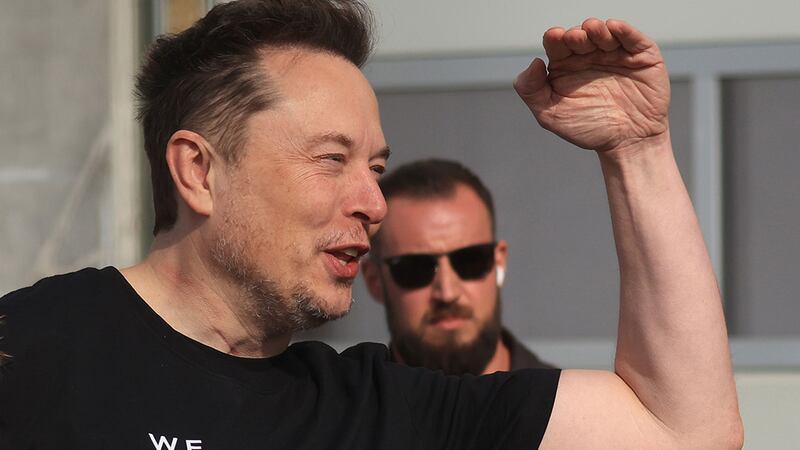 ¿Empleado del mes? Accionistas de Tesla se quejan por ‘sueldazo’ de Elon Musk; esto ganaría