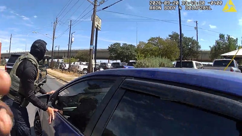 ICE tiene nuevas medidas para persecuciones en auto: Prohíbe la alta velocidad y endurece reglas de tráfico