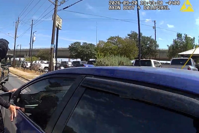 ICE tiene nuevas medidas para persecuciones en auto: Prohíbe la alta velocidad y endurece reglas de tráfico