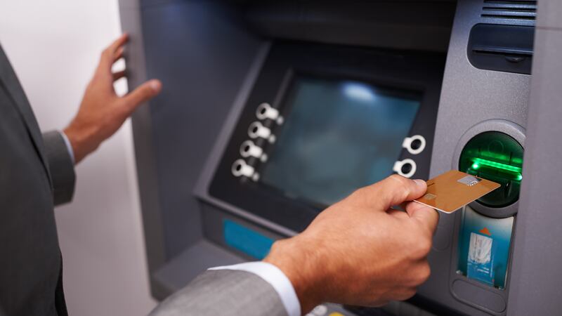 Bancos pedirán identificación para depósitos y retiros: ¿A partir de qué cantidad deberás presentarla?