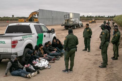 Detenciones en frontera sur de EU bajaron 41% desde visita de Blinken