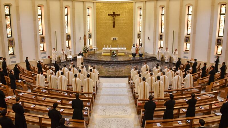 Detienen a Antonio Cabrera, integrante de Los Legionarios de Cristo, por presunta violación de un joven