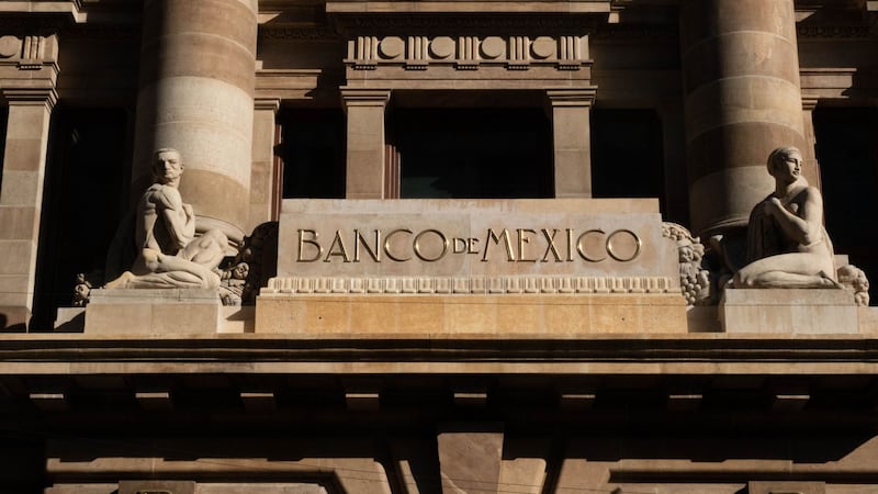 Banxico recorta previsión de crecimiento económico a 1.1 por ciento para este año