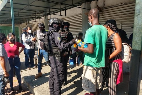 Migrantes haitianos piden una oportunidad de vida en Acapulco