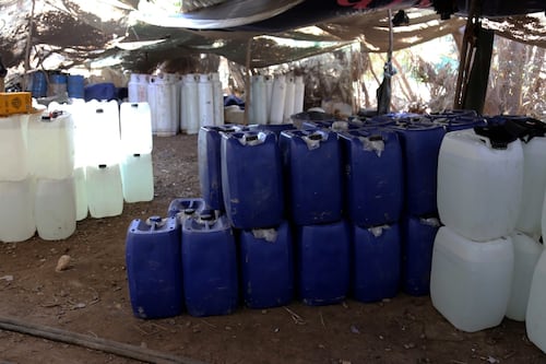 FGR encuentra ‘oro negro’... ilegal: Asegura más de un millón de litros de hidrocarburo en Cadereyta, NL