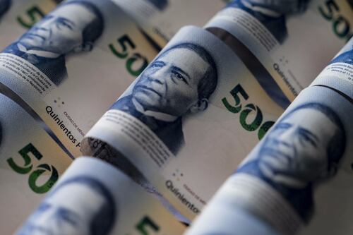 Gobierno de AMLO debuta en mercados globales con emisión de deuda de 2,000 mdd