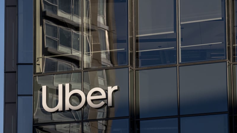 Una buena para el bitcoin: Uber analiza aceptar criptomonedas como forma de pago