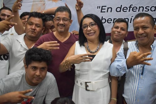 Esthela Damián se reúne con vecinos de la Costa Azul; cierran filas con la exconsejera jurídica