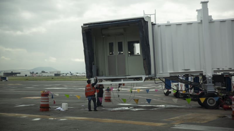 Y en plenas lluvias e inundaciones en CDMX: AICM opera con cárcamos al 60% de su capacidad