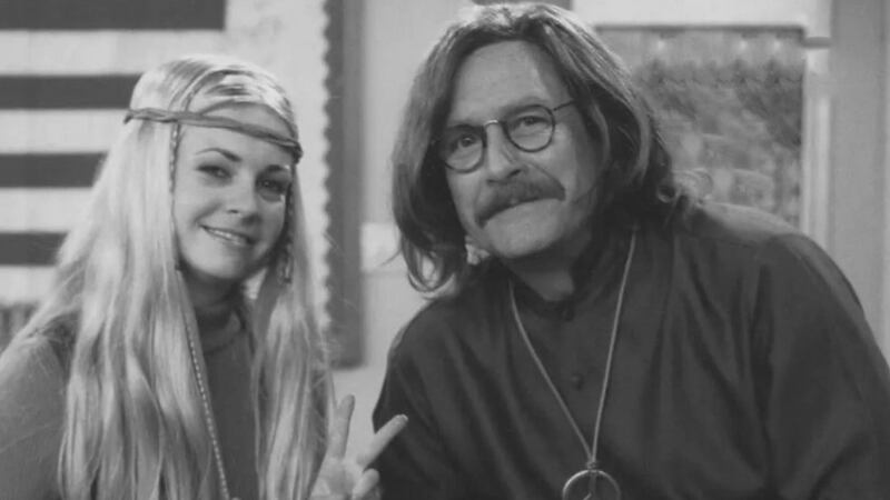 Muere Martin Mull, actor recordado como ‘Director Kraft’ en ‘Sabrina, la bruja adolescente’