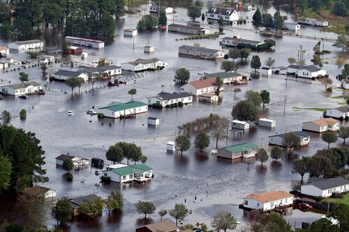 Inundaciones causadas por 'Florence' amenazan pueblos de Carolina del Norte y del Sur