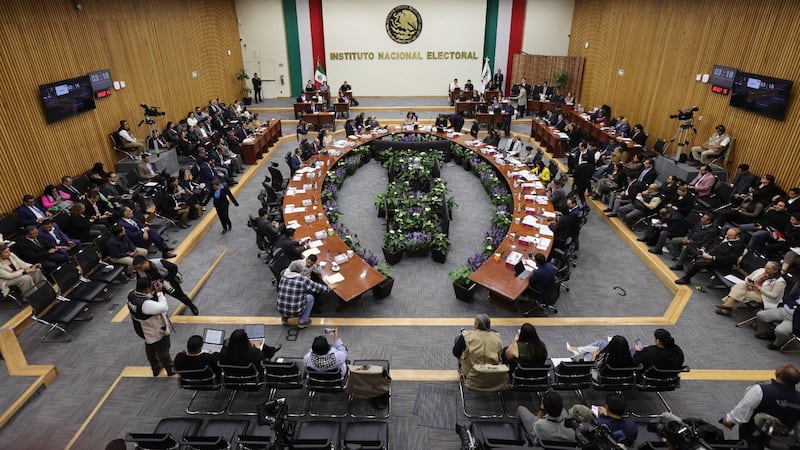 INE debatirá si frena actos anticipados de campaña