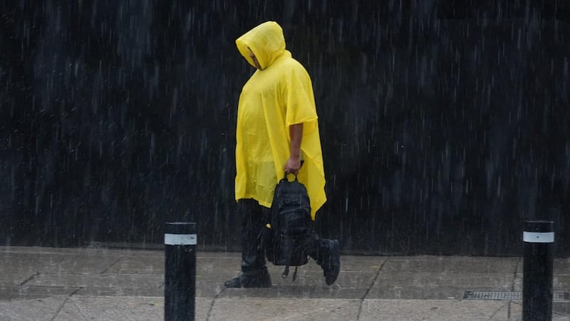 ¡Saca la sombrilla! CDMX y Edomex esperan lluvias intensas el viernes 22 de mayo, con caída de granizo