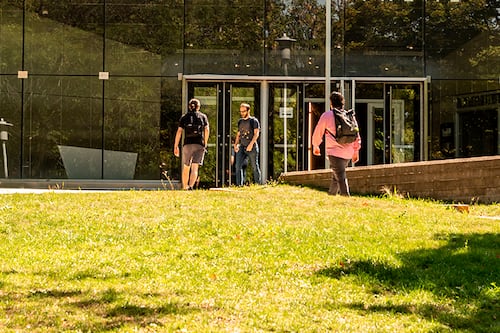 ¿Has pensado en estudiar un posgrado? Estas universidades de Quebec te están buscando