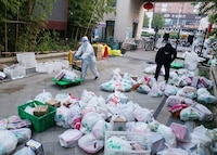 COVID-19 pega duro a ‘iPhone City’, la mayor planta de Apple en China