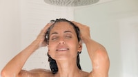 ¿Te bañas diario? Podrías estar afectando tu salud: Universidad de Harvard