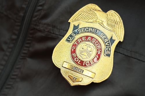 ¿Protegía a Trump? Suspenden a agente del Servicio Secreto en Miami por ‘exposición indecente’