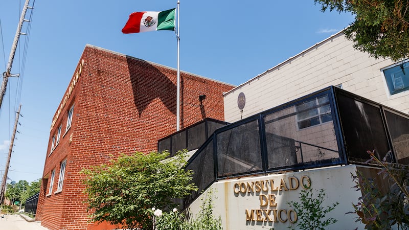 ¿Para qué sirve un consulado de México? Desde pasaportes hasta ayuda en emergencias