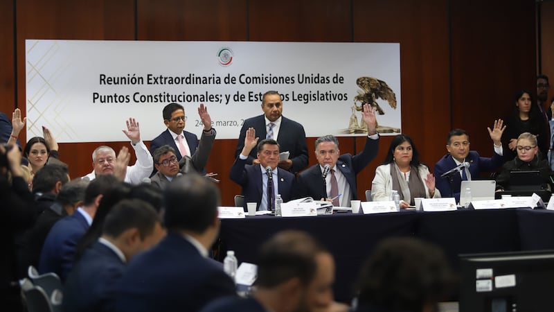 Avanza ‘Plan B’ de la reforma electoral con la ausencia del PT: ‘Ojalá no los doblen’, pide la oposición