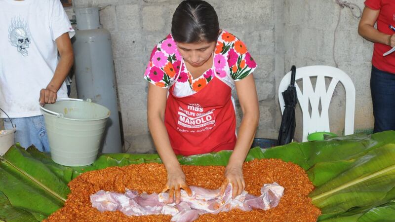 Así es el zacahuil, el tamal más grande del mundo