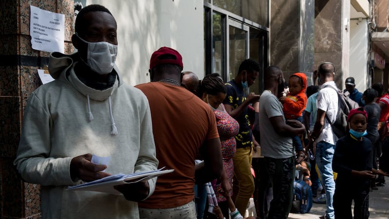 Suspenden excepción de Título 42 en frontera de Laredo