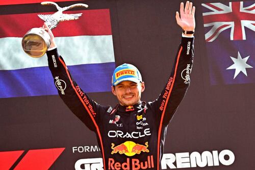 Verstappen gana el ‘carrusel’ del Gran Premio de Italia 2025; McLaren le ‘regala’ la victoria